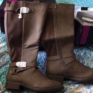 Brownish riding boots